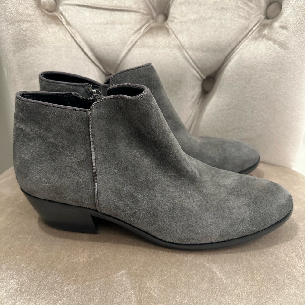 SAM EDELMAN Petty Gray Suede STACKED BLOCKED HEEL ANKLE BOOTIES Zipper Womens 7M